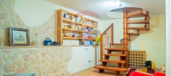 Casa de 5 habitaciónes en Giovinazzo, Italy No. 109253 36