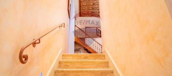 Casa de 5 habitaciónes en Giovinazzo, Italy No. 109253 5