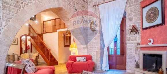 Casa de 5 habitaciónes en Giovinazzo, Italy No. 109253 15