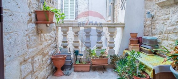 Casa de 5 habitaciónes en Giovinazzo, Italy No. 109253 19