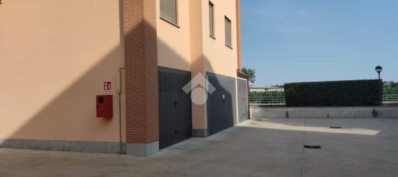 1غرفة مرآب في Corbetta, Italy رقم 67094 10