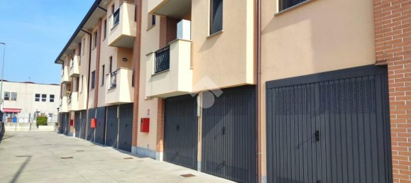 1غرفة مرآب في Corbetta, Italy رقم 67094 33