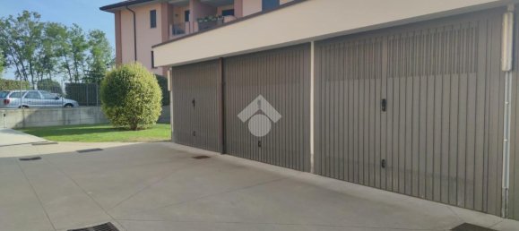 1غرفة مرآب في Corbetta, Italy رقم 67094 17