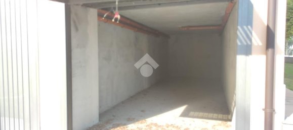 1غرفة مرآب في Corbetta, Italy رقم 67094 2