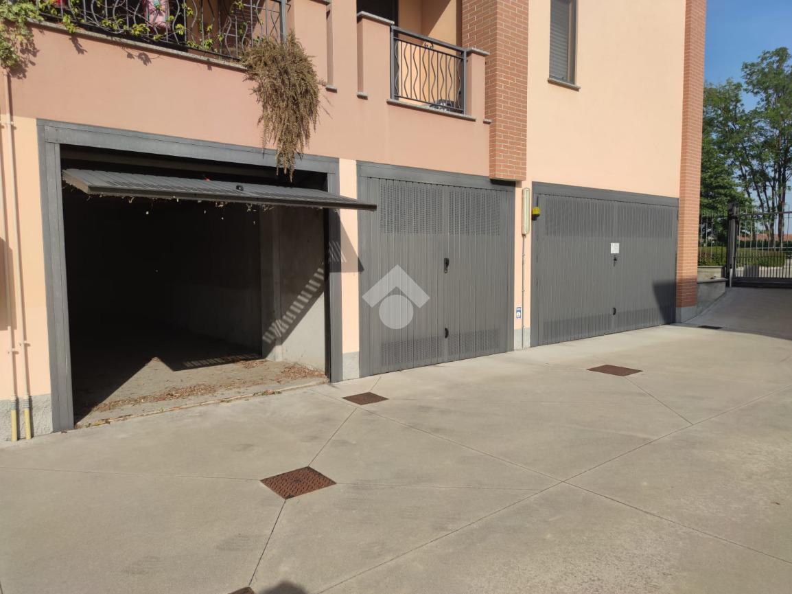 1 room Garage in Corbetta, Italy No. 67094