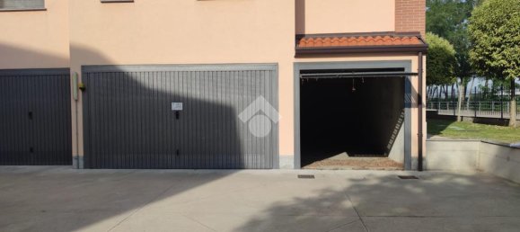 1غرفة مرآب في Corbetta, Italy رقم 67094 16