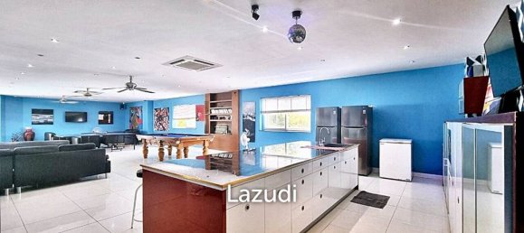 13 bedrooms Villa in Pattaya, Thailand No. 13135 7