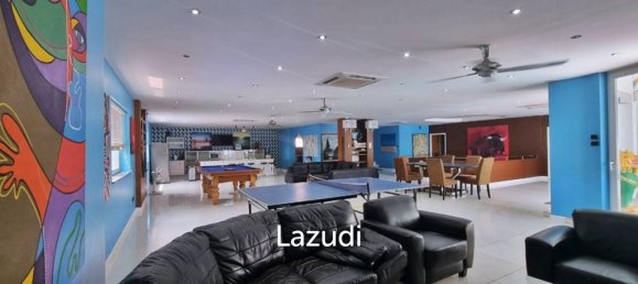 13 bedrooms Villa in Pattaya, Thailand No. 13135 2