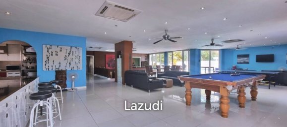 13 bedrooms Villa in Pattaya, Thailand No. 13135 4