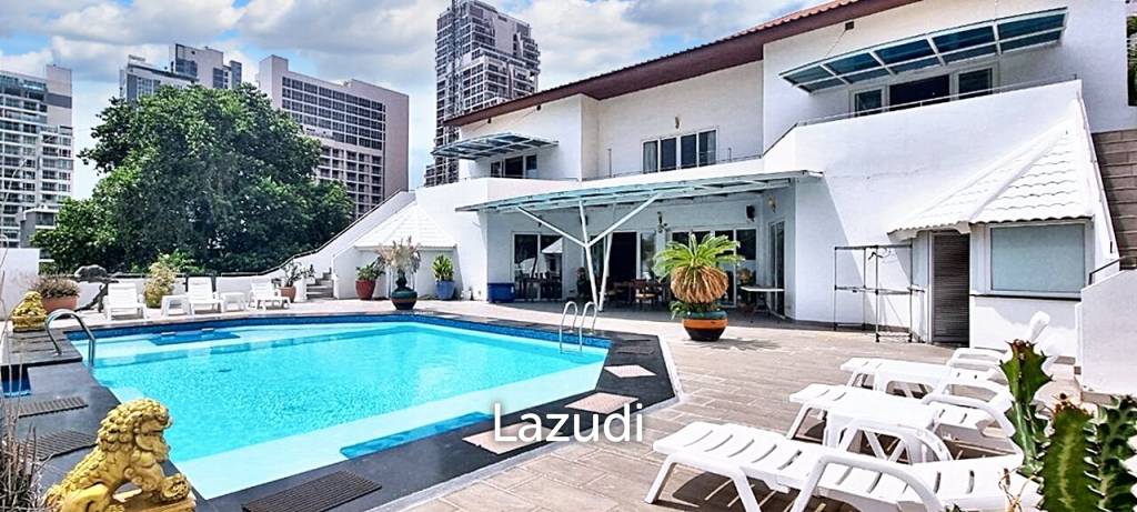 13 bedrooms Villa in Pattaya, Thailand No. 13135