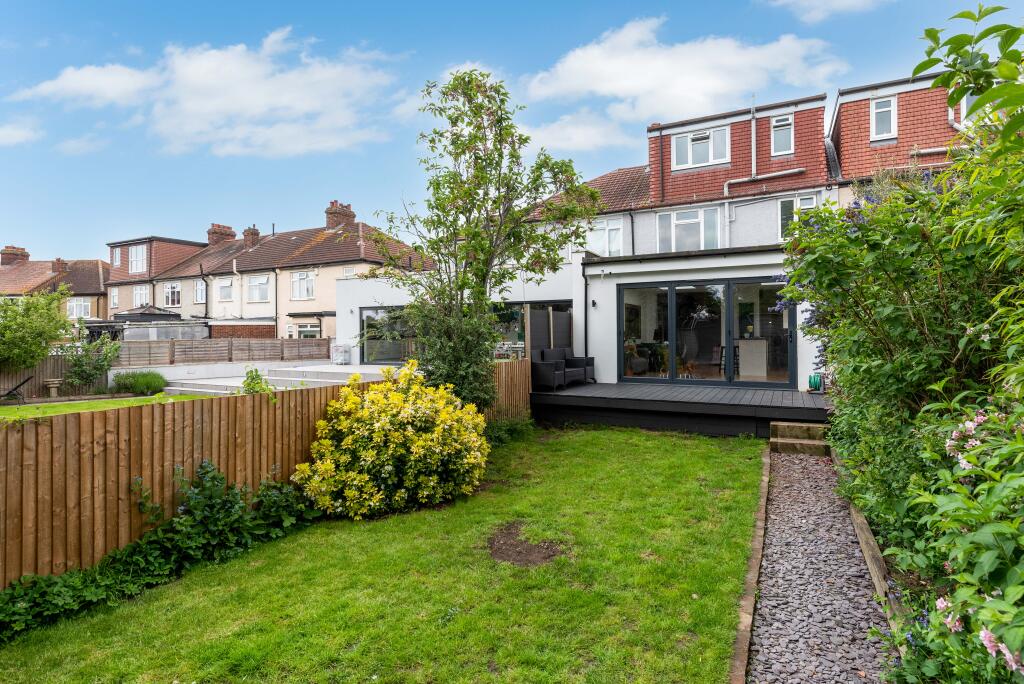 4 bedrooms House in Beckenham, United Kingdom No. 961