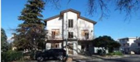 6 rooms Apartment in Corridonia, Italy No. 96713 9