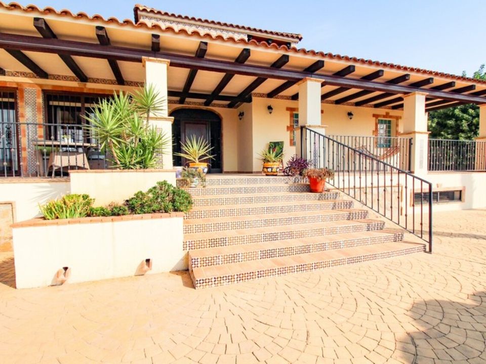 Вилла с 4 спальнями в Бигастро, Испания № 176621