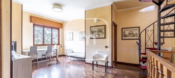 4 rooms Apartment in Rome, Italy No. 27160 2