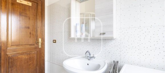 4 rooms Apartment in Rome, Italy No. 27160 20