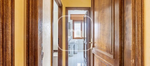 4 rooms Apartment in Rome, Italy No. 27160 6