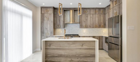 4 bedrooms House in Ottawa, Canada No. 217 5