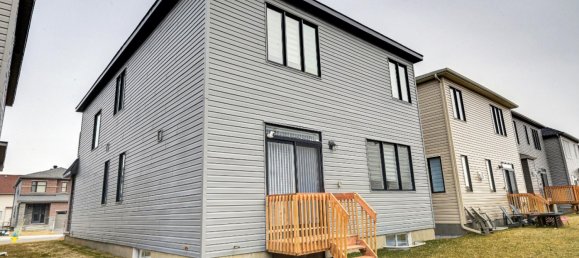 4 bedrooms House in Ottawa, Canada No. 217 9