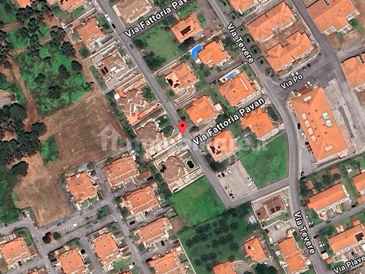 Дом с 5 спальнями в Лариано, Италия № 190522