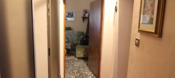 8 rooms House in Montespertoli, Italy No. 19102 11