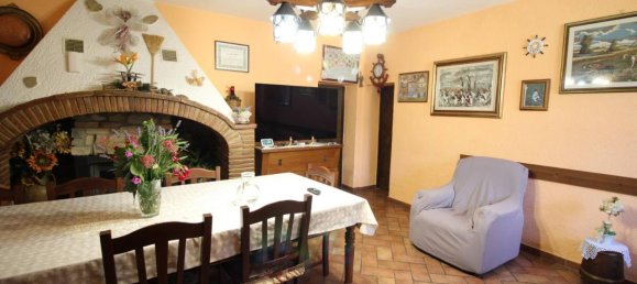 8 rooms House in Montespertoli, Italy No. 19102 5