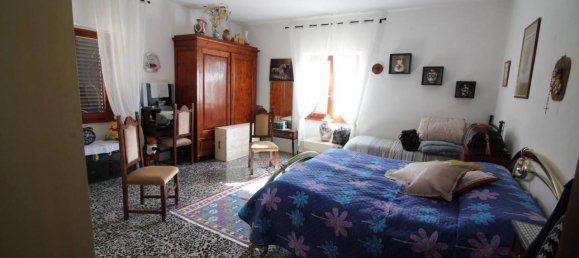 8 rooms House in Montespertoli, Italy No. 19102 20
