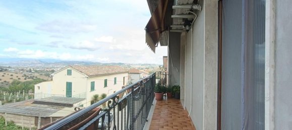 4-salle Appartement à Atri, Italy No. 72473 24