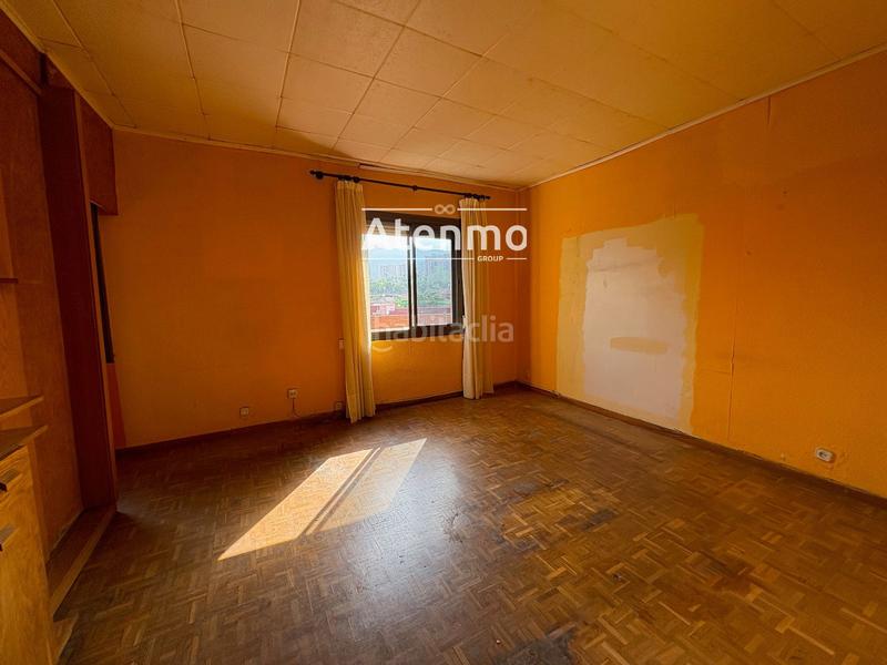 3 bedrooms Apartment in Horta-Guinardo, Spain No. 190231