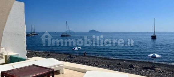 3 bedrooms Villa in Santa Marina Salina, Italy No. 321013 2