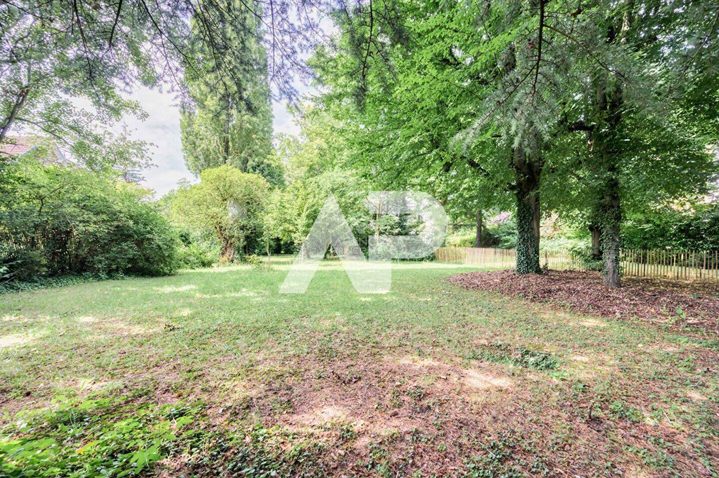 Terrain à Chaville, France 1450m² No. 168631