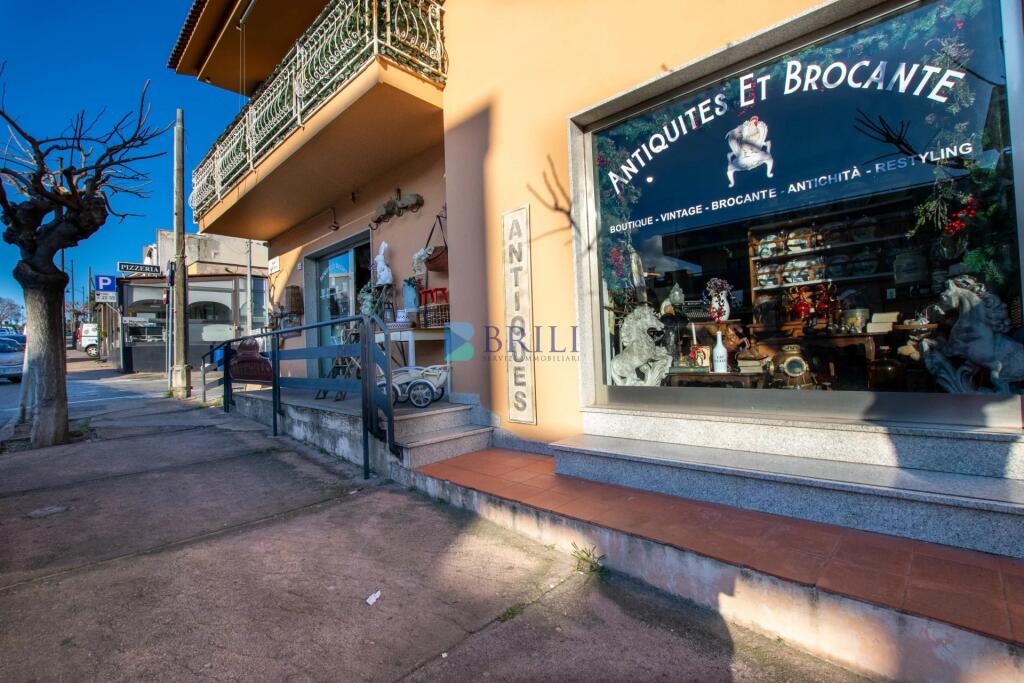 115m² Commercial property in Olbia, Italy No. 326990