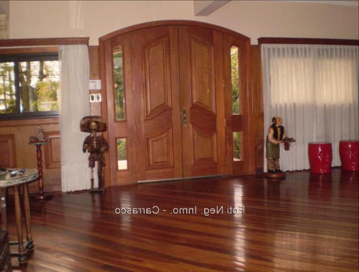 5 bedrooms House in Montevideo, Uruguay No. 11137