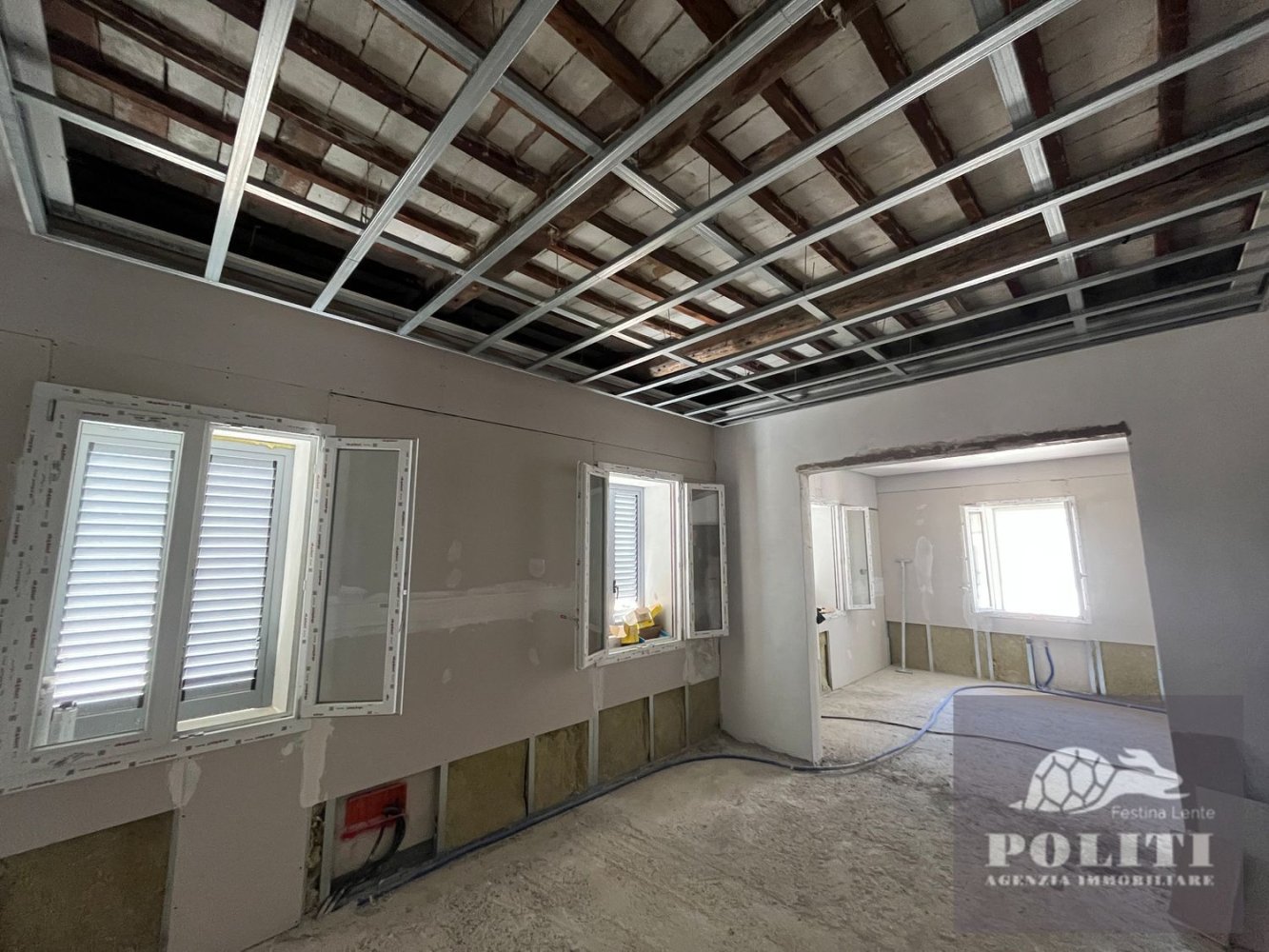 Duplex T4 em Capraia e Limite, Italy N.º 353126