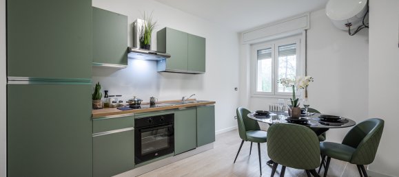 2-salle Appartement à Milan, Italy No. 311963 2