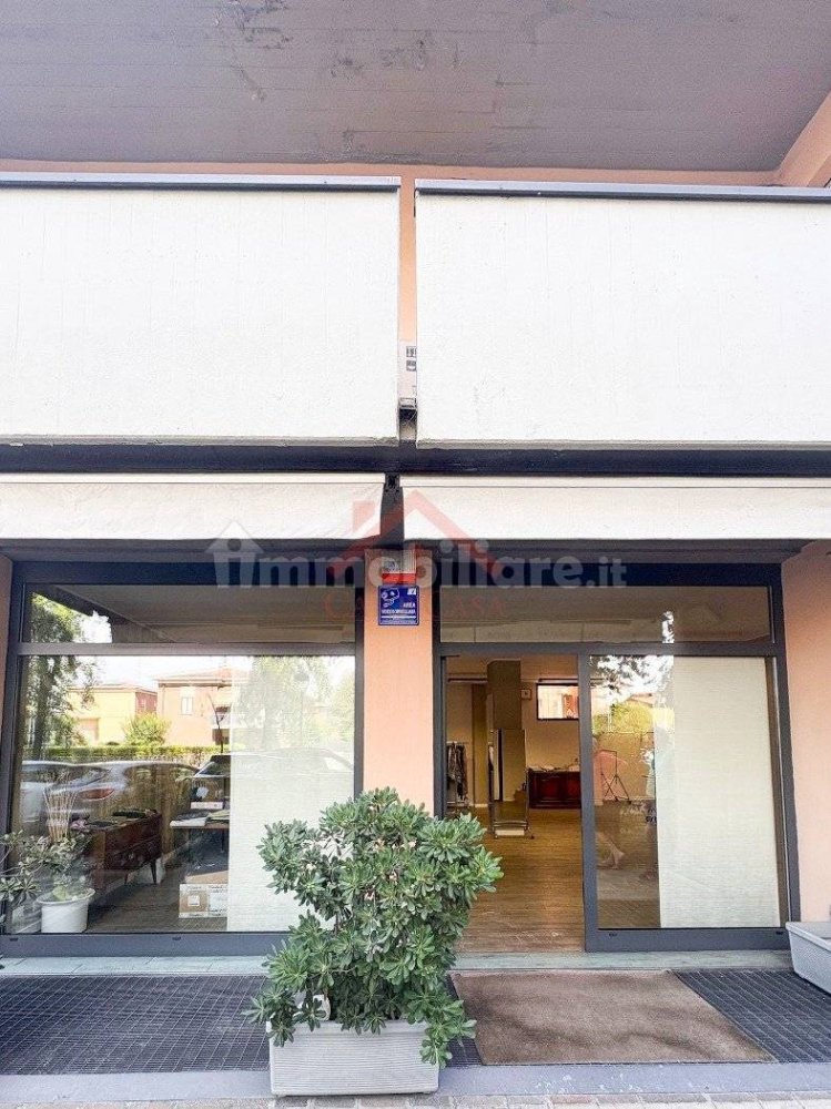 Gewerbliche Immobilie in Carpi, Italy 115m², Nr. 277068