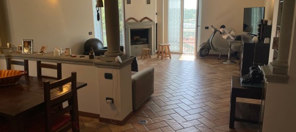 Apartamento de 2 habitaciónes en Alzano Lombardo, Italy No. 268575 9