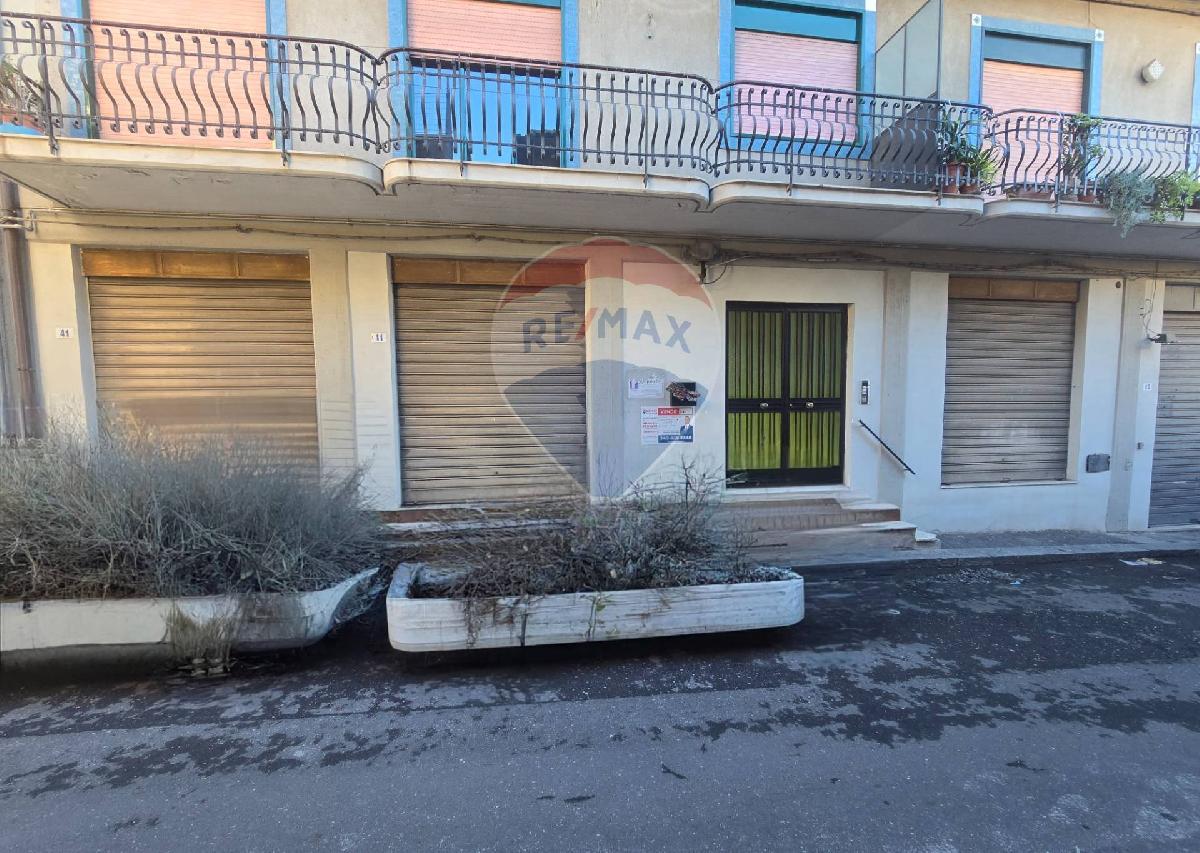 2 bedrooms Commercial property in Belpasso, Italy No. 138901
