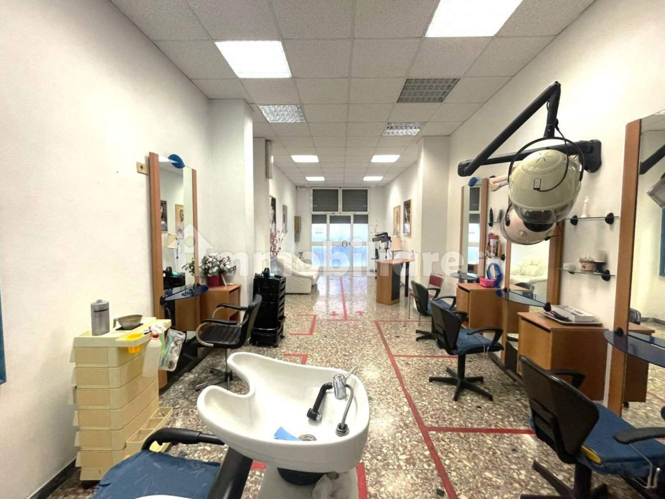 2-Zimmer Gewerbliche Immobilie in Rome, Italy, Nr. 22115