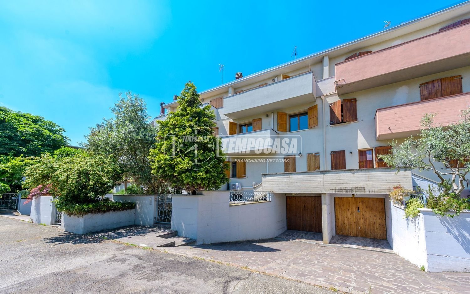 5 bedrooms House in Vignola, Italy No. 346652