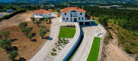 3 bedrooms House in Caldas da Rainha, Portugal No. 212582 2