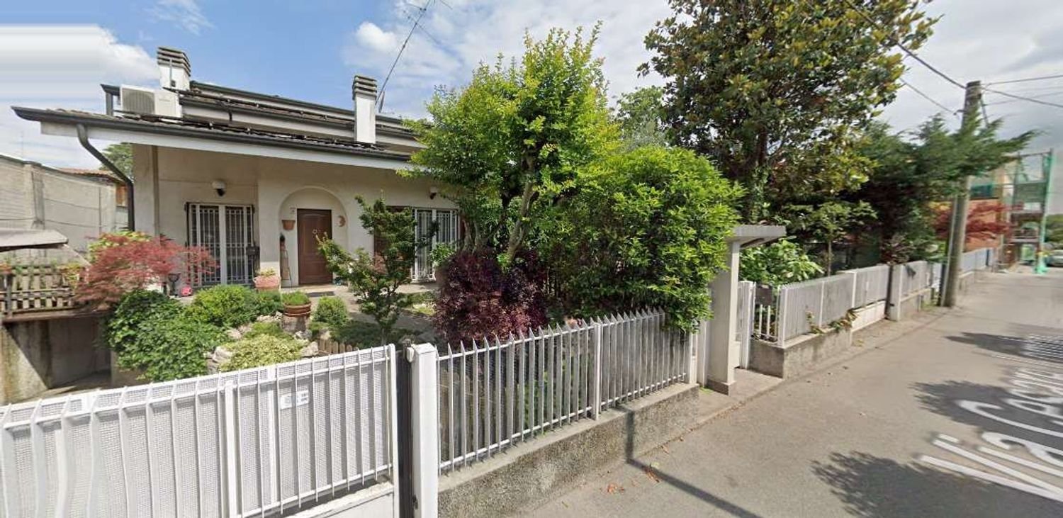 8غرفة شقة في Paderno Dugnano, Italy رقم 93166