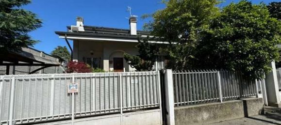 8غرفة شقة في Paderno Dugnano, Italy رقم 93166 2