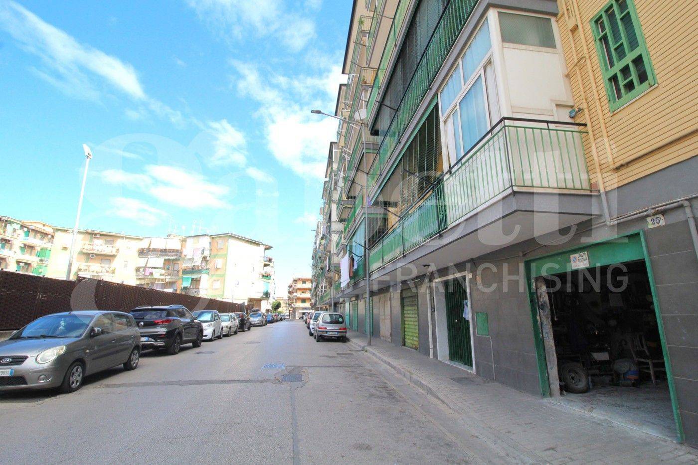 17m² Garage in Arzano, Italy No. 257522