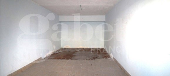 17m² Garage in Arzano, Italy No. 257522 5