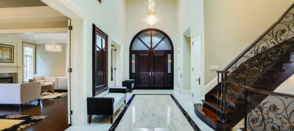 5 bedrooms House in Mississauga, Canada No. 916 9