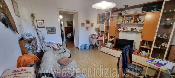 6 rooms Apartment in Livorno, Italy No. 42858 23