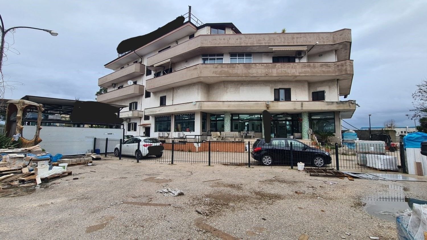 1210m² Warehouse in Marcianise, Italy No. 301092