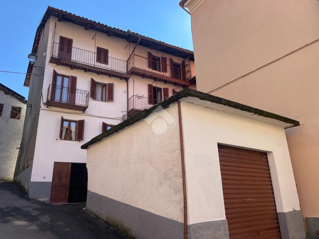 4 bedrooms House in Camandona, Italy No. 52653