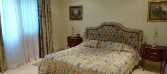 7 bedrooms Villa in Marbella, Spain No. 71838 2