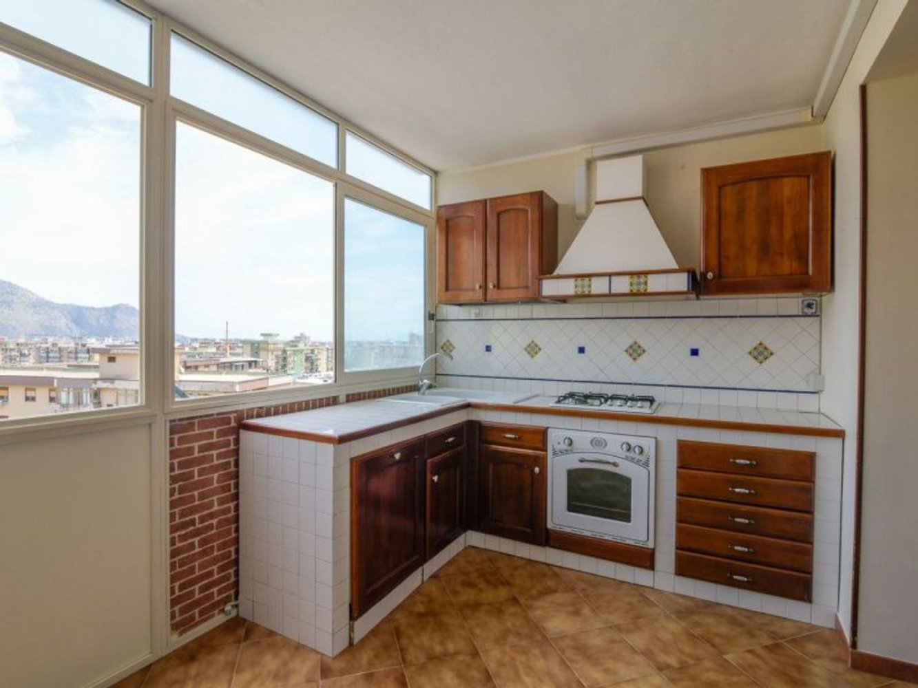 Квартира с 5 комнатами в Палермо, Италия № 46086